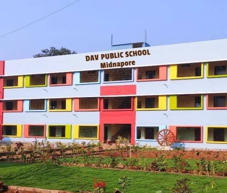 রেকর্ড ভেঙে ইতিহাস—মেদিনীপুর ডিএভি পাবলিক স্কুলে সিবিএসই-তে নজিরবিহীন সাফল্য!