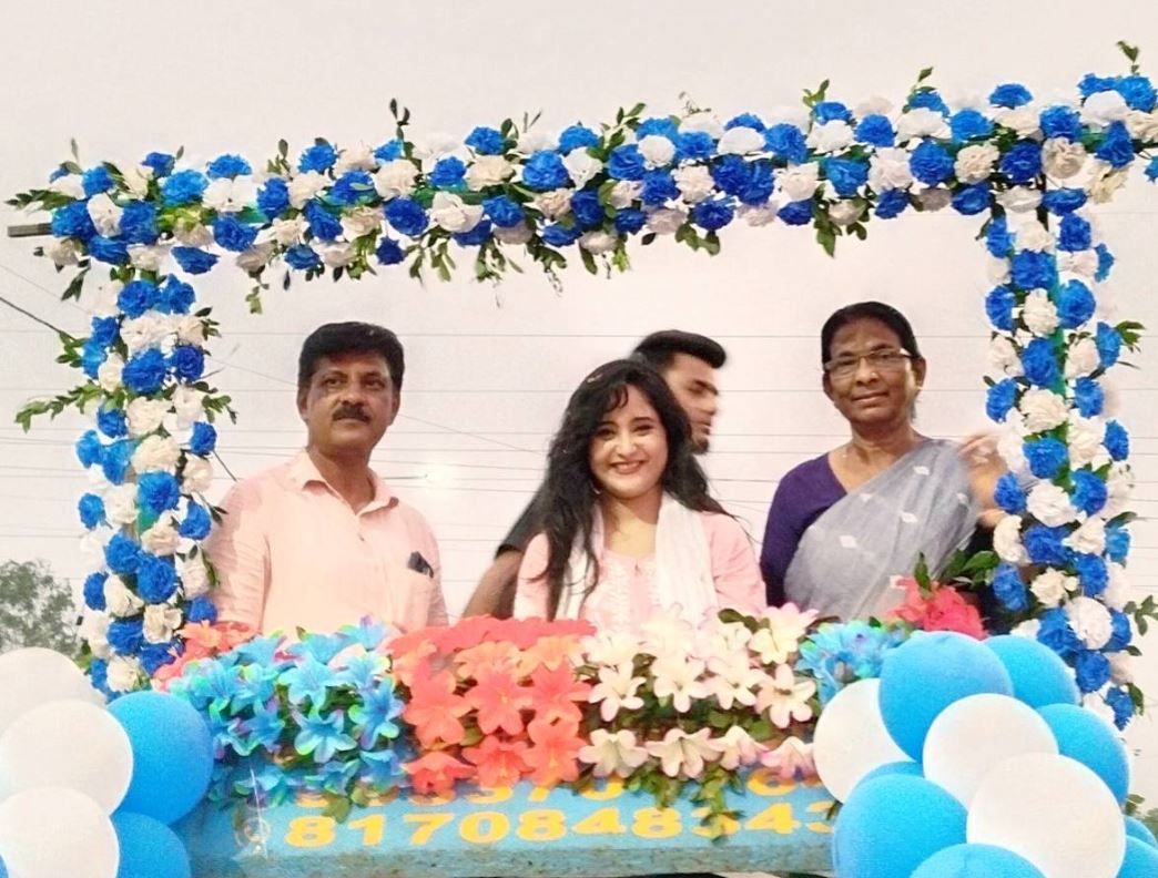 চন্দ্রকোনায় ‘মিঠাই’ ম্যাজিক—সৌমিতৃষা কুন্ডুর রোড শো-তে উপচে পড়া ভিড়!