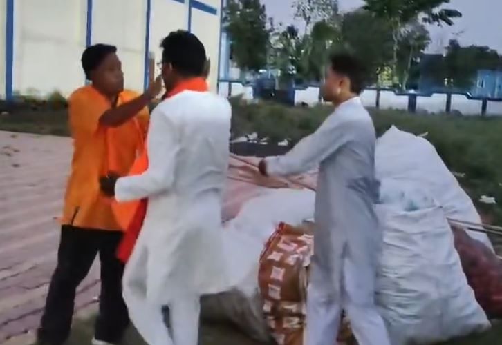 পাস না পেয়ে প্রধানমন্ত্রীর সভায় বেলদায় তাণ্ডব!