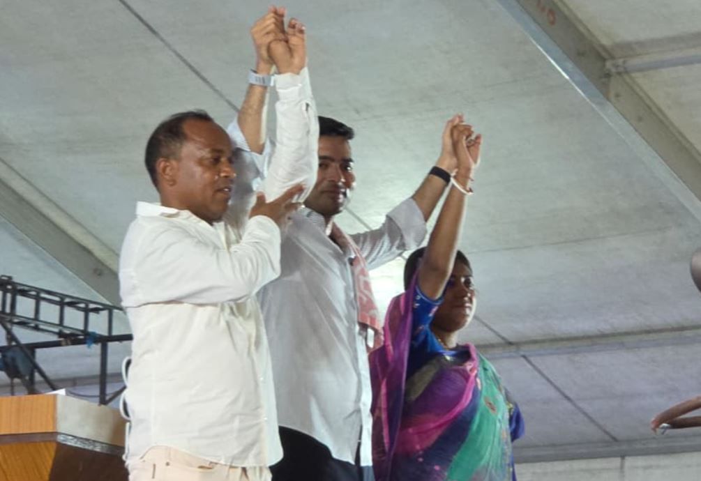 চন্দ্রকোনায় অভিষেকের হুঙ্কার: কেন্দ্রকে কড়া আক্রমণ, উন্নয়ন-চাষির ইস্যুতে বড় বার্তা!