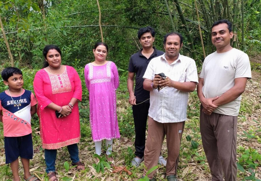 বিশ্ব ধরিত্রী দিবসে ডাহুকের মুক্তি, পরিবেশ রক্ষায় মানবিক উদ্যোগে নজির হাওড়ায়!