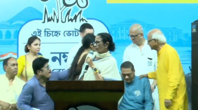 ভবানীপুরে সভায় ‘মাইক যুদ্ধ’, মাঝপথেই থামাতে হল মমতার ভাষণ — উত্তেজনায় টগবগ চক্রবেড়িয়া!