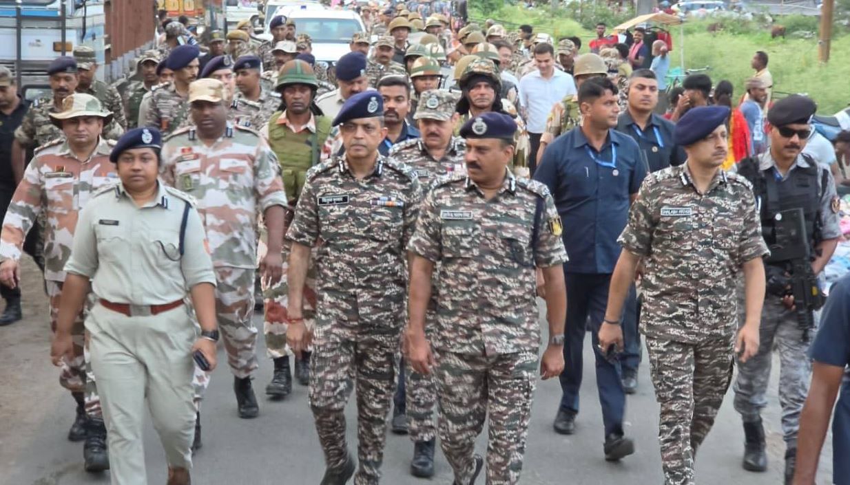 ডায়মন্ড হারবারে নিরাপত্তা জোরদার—জওয়ানদের পাশে সিআরপিএফ প্রধান জি.পি. সিং!