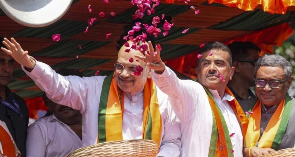 ভবানীপুরে শাহ-শুভেন্দুর রোড শো ঘিরে উত্তেজনা, ডিইও-র রিপোর্ট তলব নির্বাচন কমিশনের!