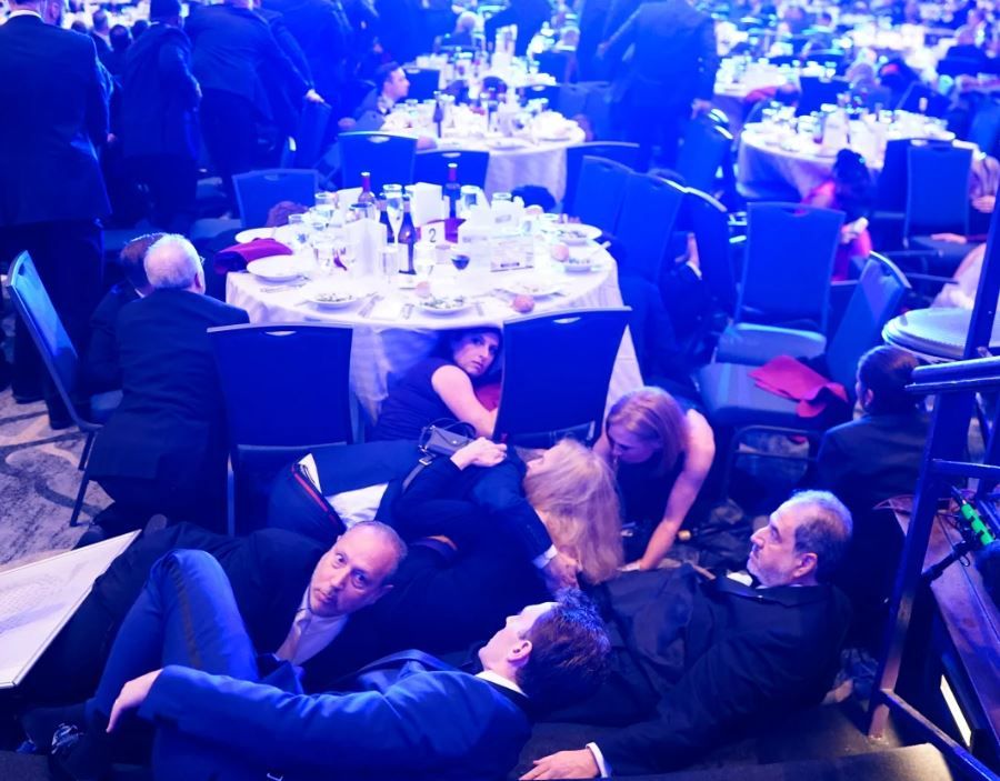 গুলির আতঙ্কে থমকাল ওয়াশিংটন—হোয়াইট হাউস ডিনার থেকে দ্রুত সরানো হল ট্রাম্পকে!