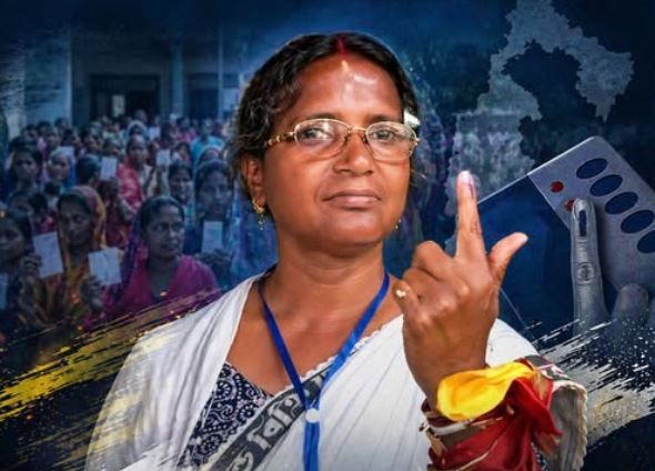 মেয়ের ন্যায়ের লড়াই থেকে ভোটের ময়দানে! পানিহাটিতে আত্মবিশ্বাসী রত্না দেবনাথ— “জিতব, বিচার হবেই!