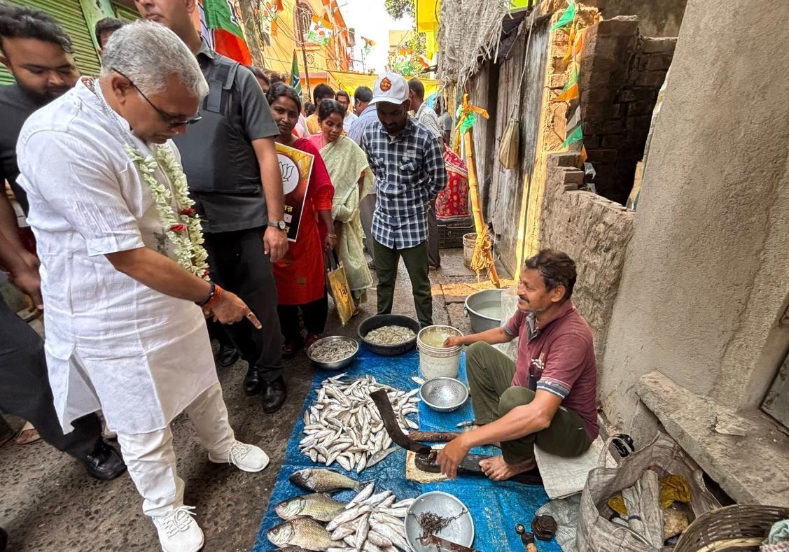 খড়্গপুর সদরে জোরকদমে প্রচারে নেমে পড়লেন বিজেপি প্রার্থী দিলীপ ঘোষ!