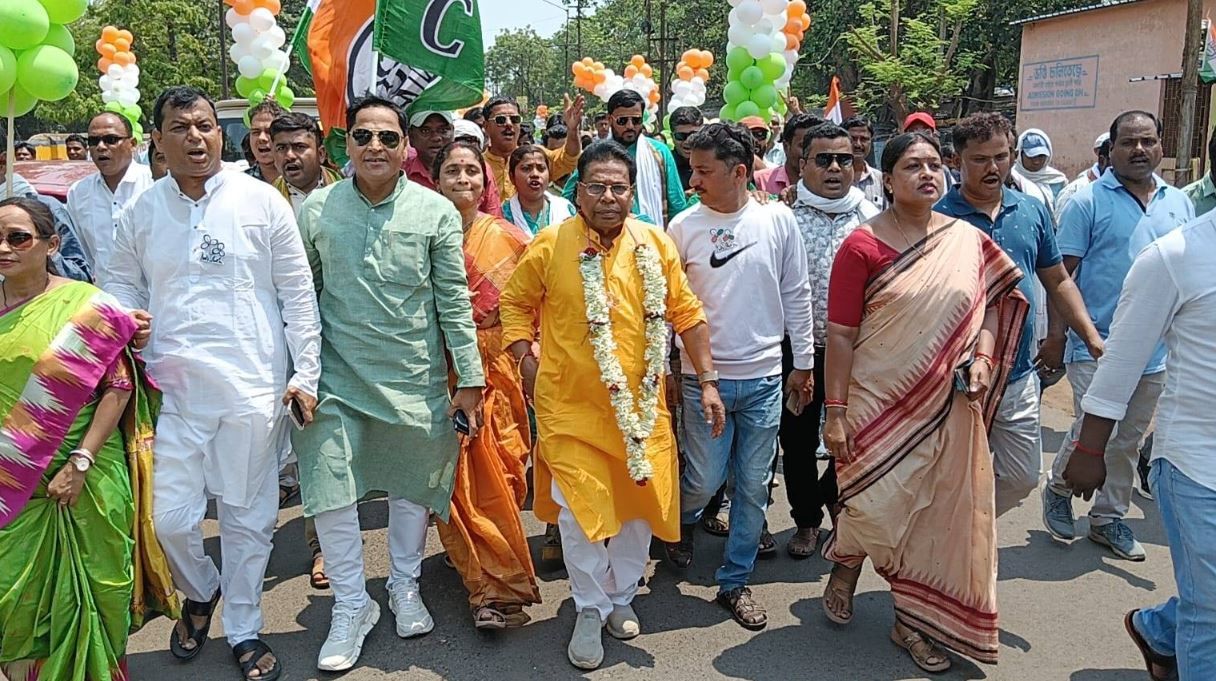 ভোটের আগে খড়্গপুরে রাজনৈতিক উত্তাপ, শক্তি দেখিয়ে মনোনয়ন অজিতের!