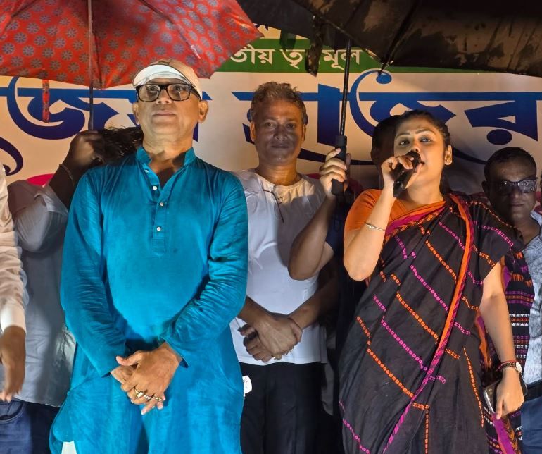 বৃষ্টি-ঝড়েও থামেনি প্রচার, মেদিনীপুরে সুজয়ের হয়ে ময়দানে সায়নী ঘোষ!