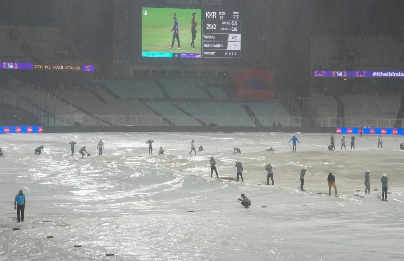 সোমবার ইডেনে বৃষ্টির জেরে ভেস্তে গেল KKR-পাঞ্জাব ম্যাচ, ভেজা মাঠে পরিত্যক্ত ঘোষণা