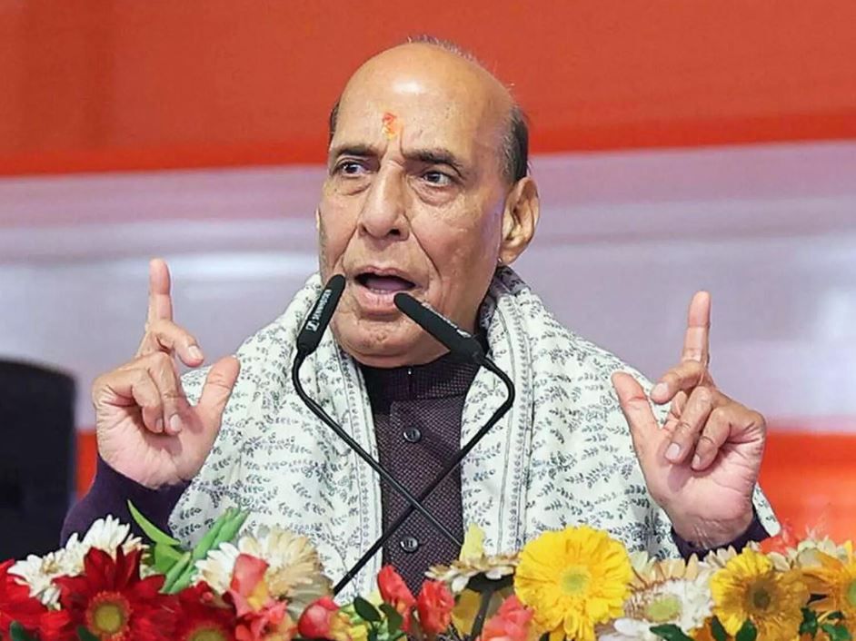 কলকাতা নিয়ে পাক হুঁশিয়ারি, বারাকপুর থেকে গর্জে উঠলেন রাজনাথ সিং—‘বাংলার দিকে নজর মানেই ভাঙন পাকিস্তানের’!