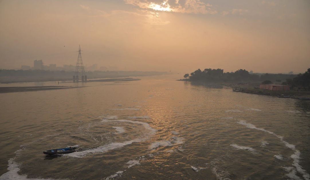 গঙ্গাবিহার ঘিরে তুমুল রাজনৈতিক তরজা! যমুনা দূষণ টেনে মোদীকে কটাক্ষ মমতার!