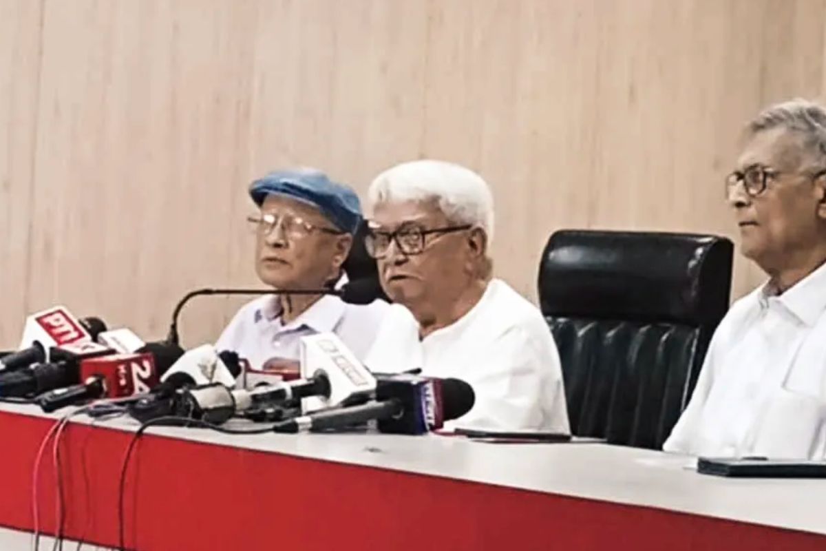 ভোটের আগে বড় প্রতিশ্রুতি বামেদের: ফ্রি বিদ্যুৎ থেকে চাকরি, নারীদের জন্য বিশেষ বাহিনী