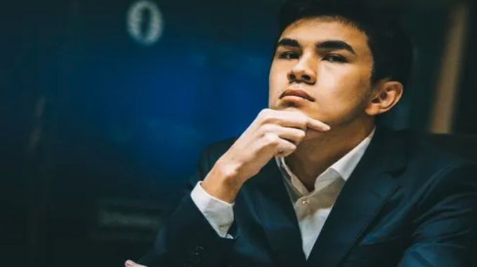 ২০ বছরেই বিশ্ব দাবায় মহাযুদ্ধ! গুকেশের সামনে সিনদারভের চ্যালেঞ্জ,