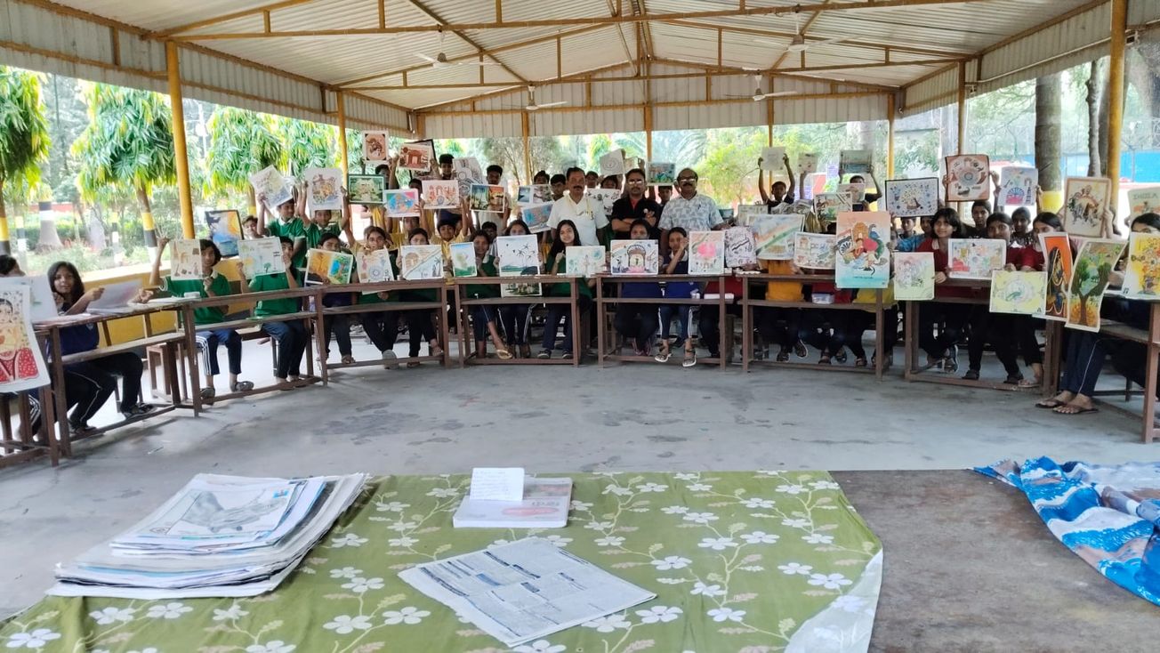 মুর্শিদাবাদে আন্তর্জাতিক ছোঁয়া—নবোদয় বিদ্যালয়ে চিত্র প্রদর্শনীতে উজ্জ্বল ছাত্র প্রতিভা!