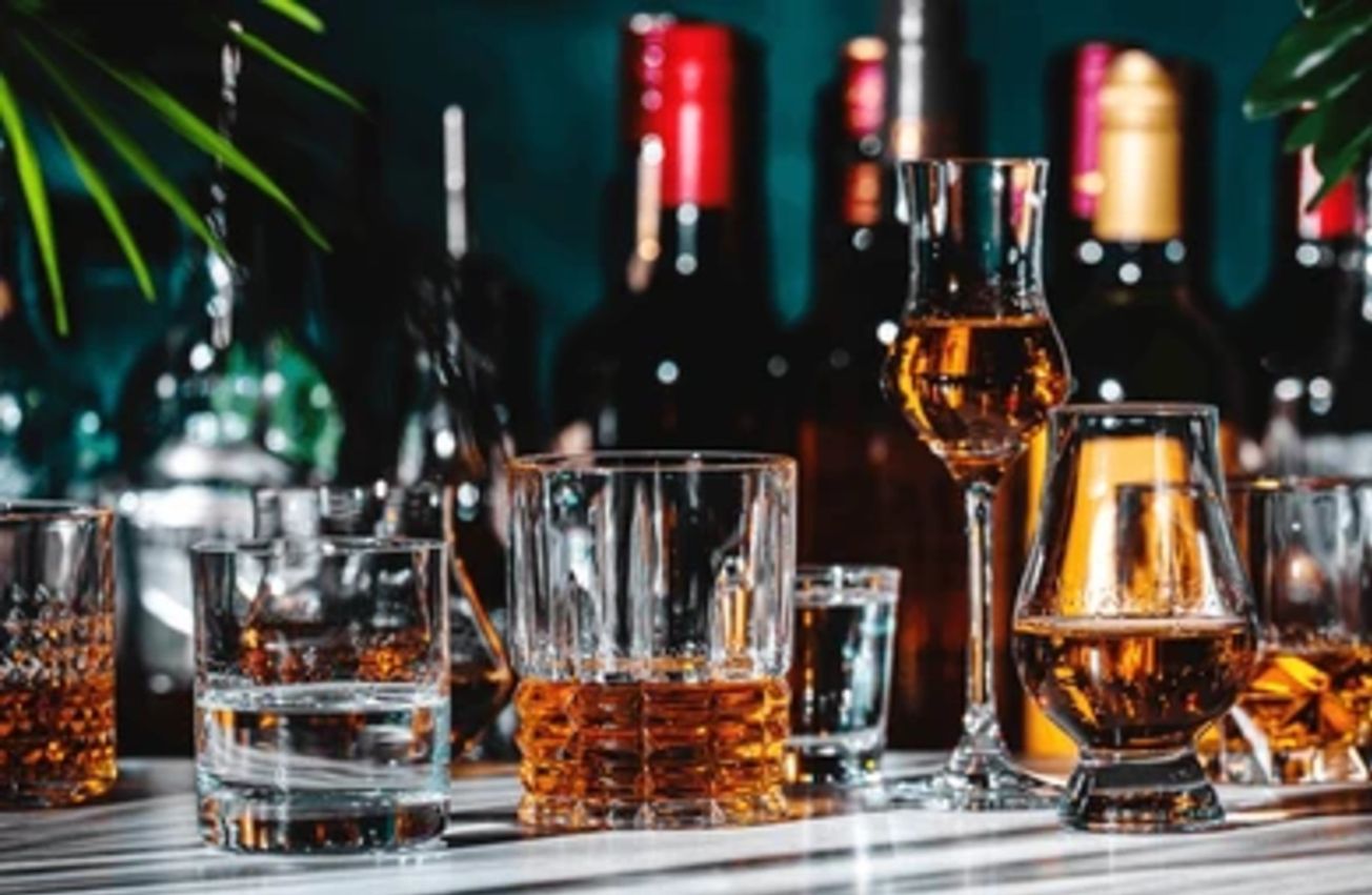 “রাজ্যজুড়ে কড়াকড়ি! মদের বিক্রি বন্ধ থেকে বাইকে নিষেধ—কী বলছে কমিশন?”