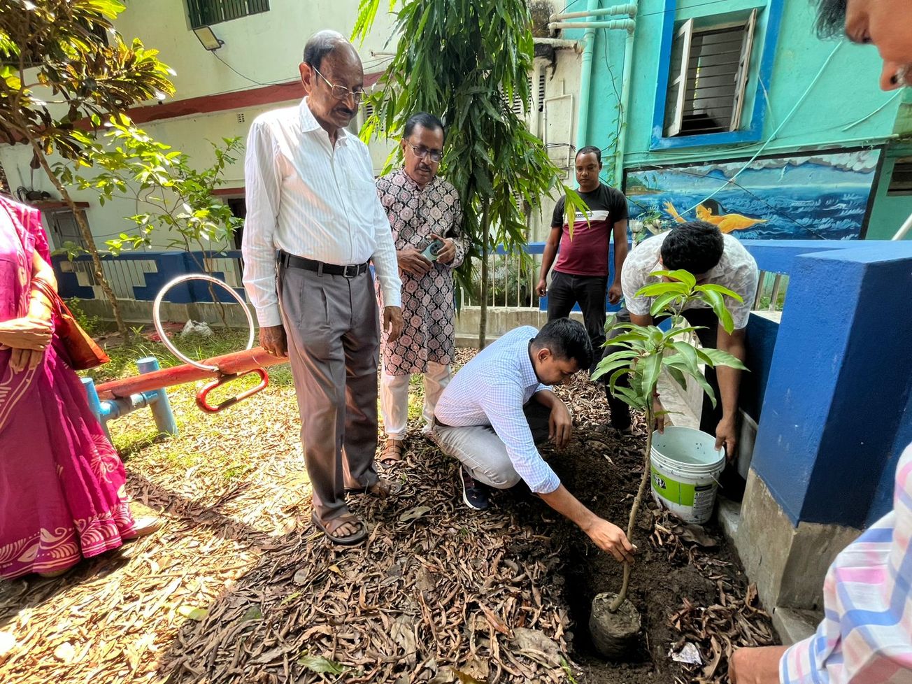 বিশ্ব রেডক্রস দিবসে ঘাটালে মাল্যদান ও বৃক্ষরোপণ কর্মসূচি পালিত!