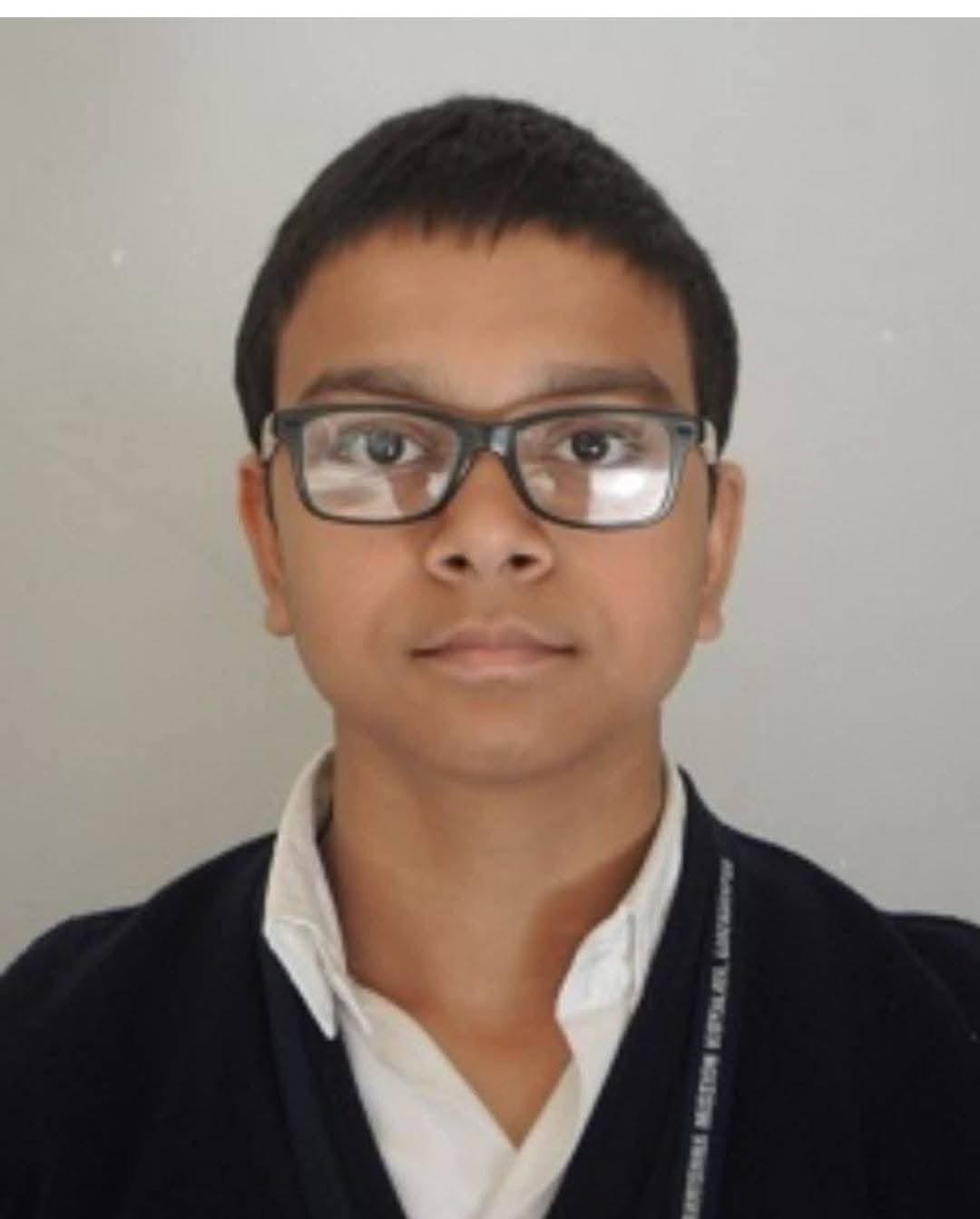 ৬৮৯ নম্বর পেয়ে মাধ্যমিকে নবম মেদিনীপুরের বাসিন্দা, নরেন্দ্রপুর রামকৃষ্ণ মিশনের ছাত্র ঐশিক চক্রবর্তী