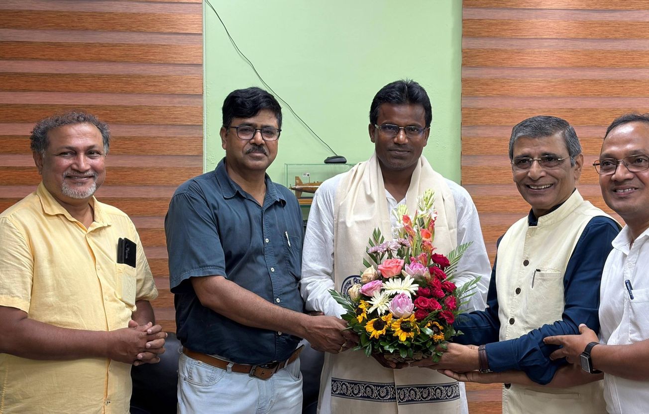 ছাত্র থেকে জননেতা, ড. গুছাইতের সাফল্যের পথ তুলে ধরল বিদ্যাসাগর বিশ্ববিদ্যালয়!