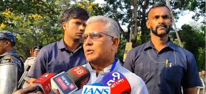 খড়গপুরে কড়া নিরাপত্তায় ভোটগণনা শুরু, পুজো দিয়ে মানস ভুঁইয়া—‘পরিবর্তন’ নিয়ে আত্মবিশ্বাসী দিলীপ ঘোষ!