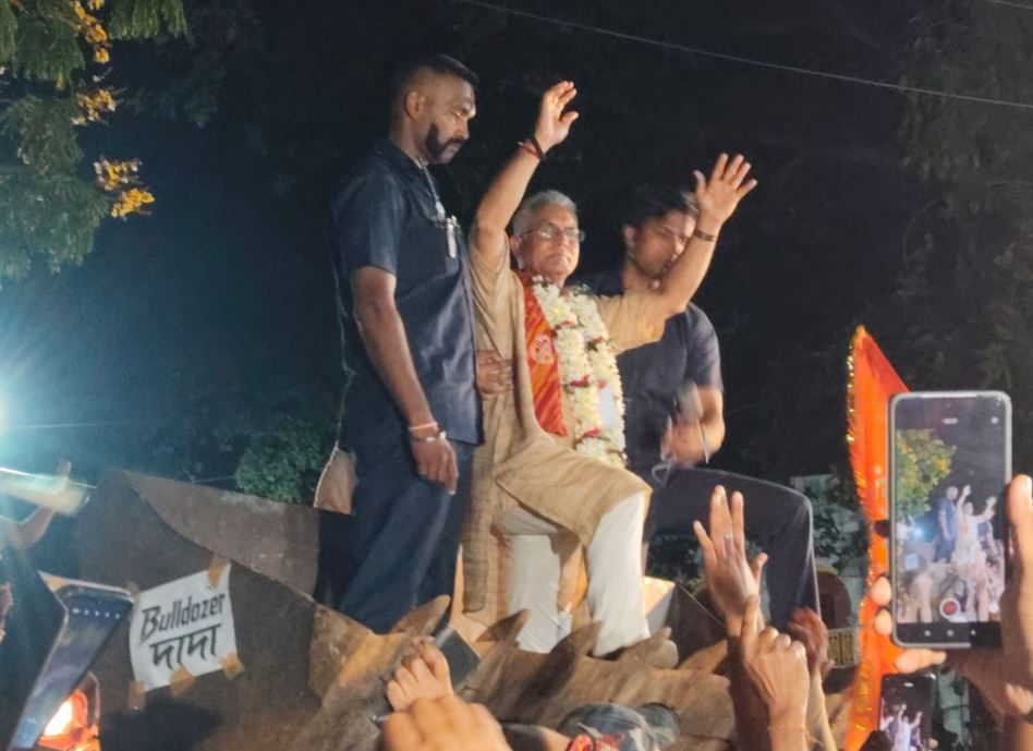 খড়গপুর সদরে দিলীপ ঘোষের বড় জয়, ৩০,৫০৬ ভোটে পরাজিত তৃণমূল প্রার্থী প্রদীপ সরকার!