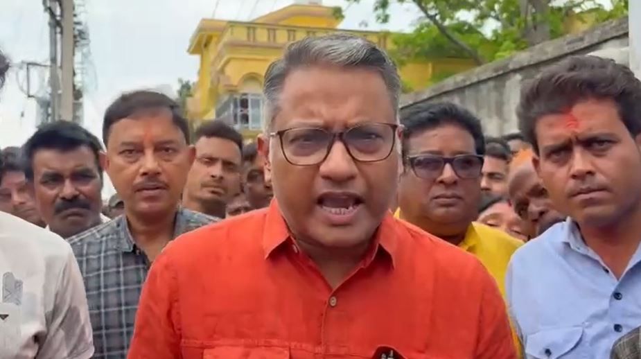 সিউড়িতে পদ্ম ফুটিয়ে নজির জগন্নাথ! সাংবাদিকতা ছেড়ে রাজনীতিতে ঝড়, জয়ের পর হিংসা বিরোধী কড়া বার্তা!