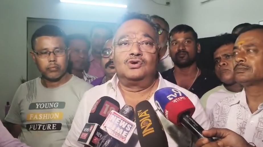 রাজনৈতিক সংঘর্ষে তোপ শমীক ভট্টাচার্যের, বিতর্কে সরগরম রাজ্য রাজনীতি!