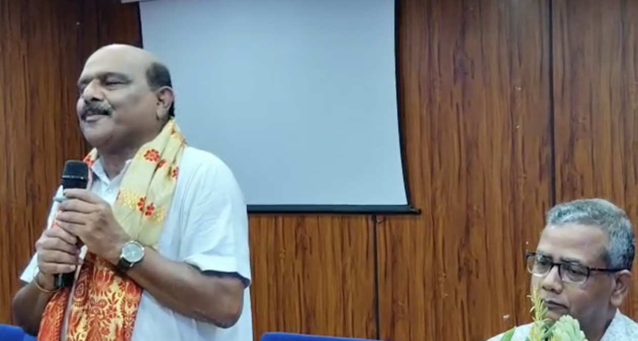 ৪৫ বছর পর নিজের কলেজে ফিরলেন বিধায়ক প্রদীপ প্রধাণ, সংবর্ধনায় আবেগঘন মুহূর্ত গড়বেতায়!