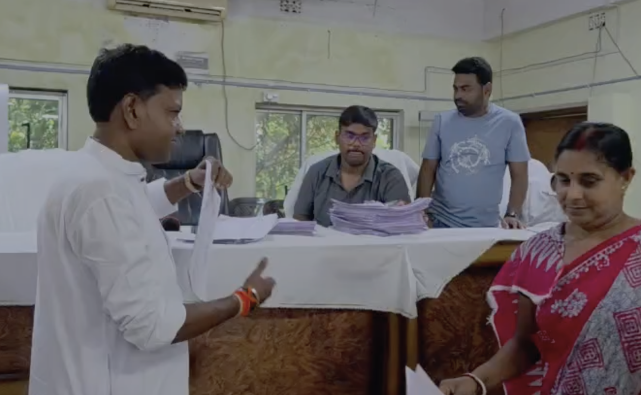 চন্দ্রকোনায় অন্নপূর্ণা ভাণ্ডারের ফর্ম বিলি শুরু!