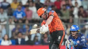 চূড়ান্ত লড়াই IPL 2026,কার হাতে উঠবে শেষ প্লে-অফ টিকিট?