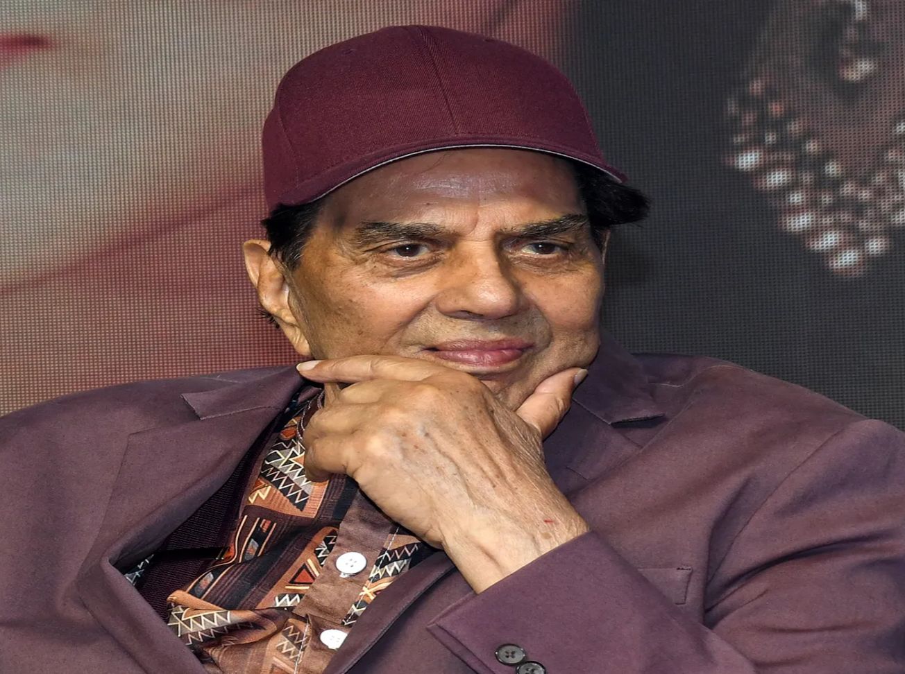 মরণোত্তর ‘পদ্মবিভূষণ’ কিংবদন্তি অভিনেতা ধর্মেন্দ্রকে,বিনোদন জগতের একাধিক তারকাকে পদ্ম সম্মান!