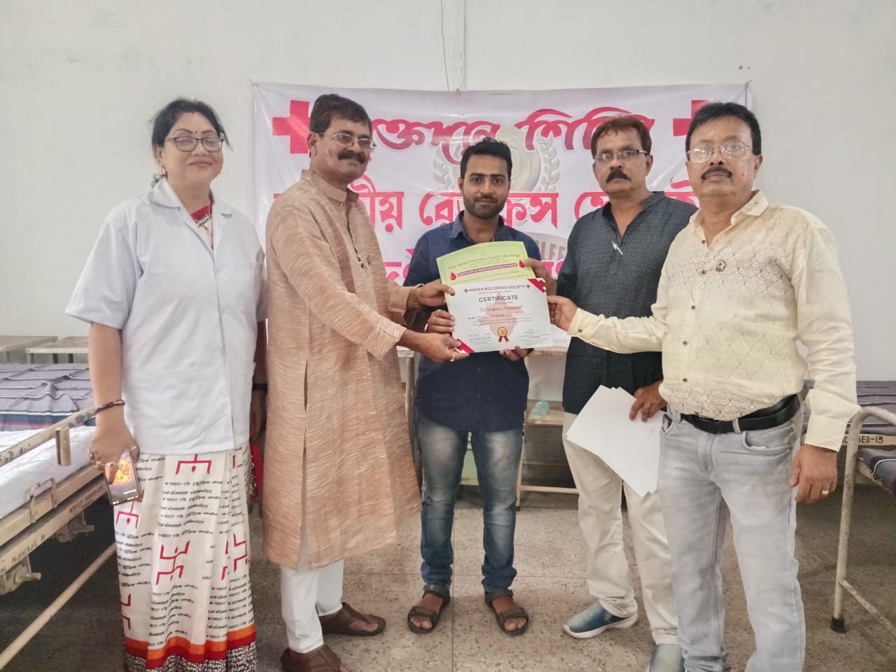 রেড ক্রস দিবসে মানবিক উদ্যোগ, স্বাস্থ্য পরীক্ষা ও রক্তদান শিবিরে সাড়া!