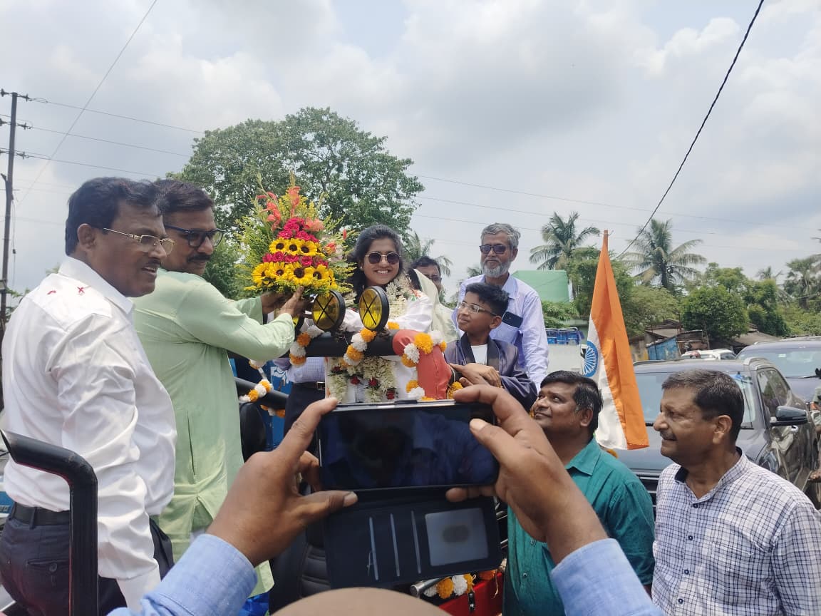 বিশ্বরেকর্ড গড়ে পক প্রণালী জয়, মেদিনীপুরে রাজকীয় সংবর্ধনা আফরিন জাবিকে!