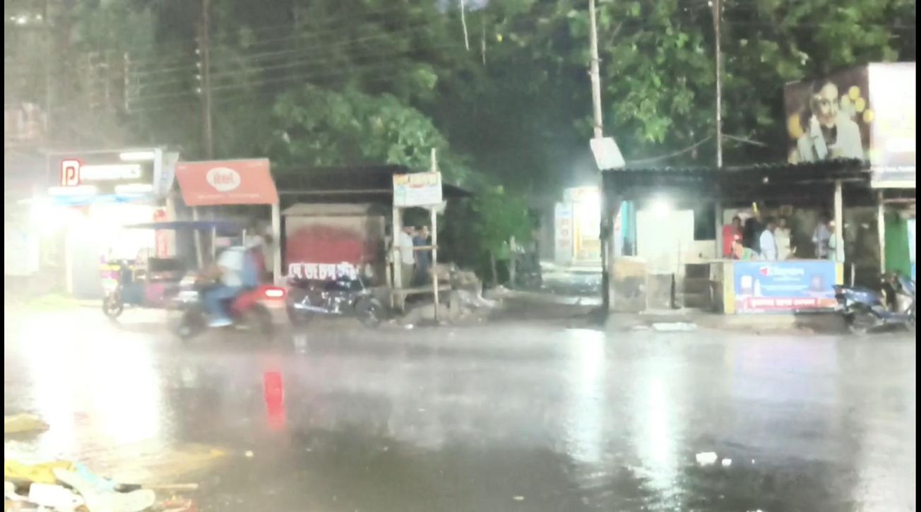 কালো মেঘ, ঝড়ো হাওয়া, তারপর স্বস্তির বর্ষণ!