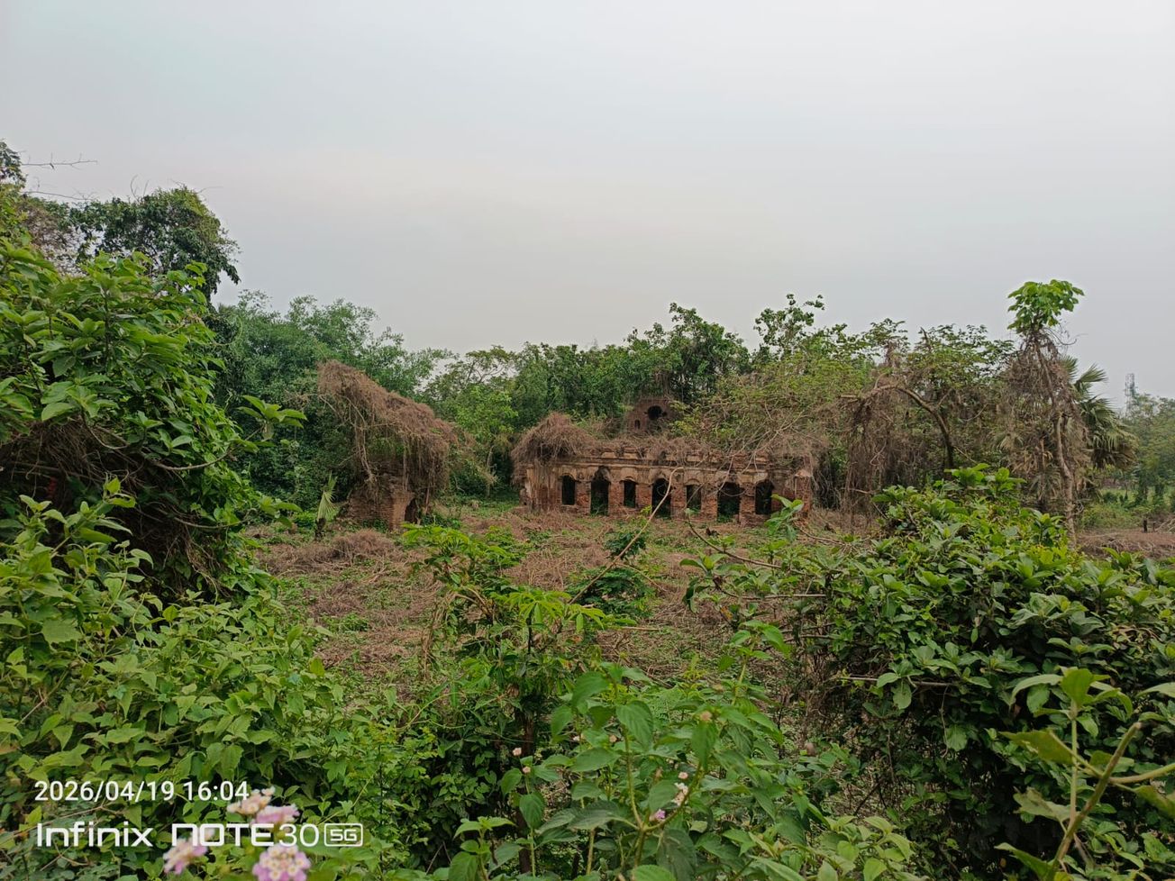 পাথরায় তিনশো বছরের প্রাচীন ঐতিহাসিক সূড়ঙ্গ আট্রালিকা গুঁড়িয়ে জমি দখলের অভিযোগ?