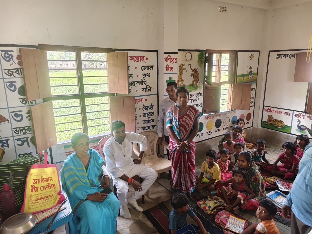 আচমকায় অঙ্গনওয়াড়ি কেন্দ্রে হাজির বিধায়ক, খতিয়ে দেখলেন পরিকাঠাম।