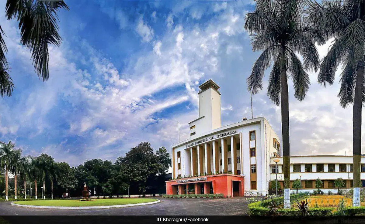 IIT খড়গপুরের ডিরেক্টরের হোয়াটসঅ্যাপ হ্যাক! OTP হাতিয়ে সক্রিয় প্রতারক চক্র, টাকা চাওয়ার মেসেজে সতর্কতার বার্তা!