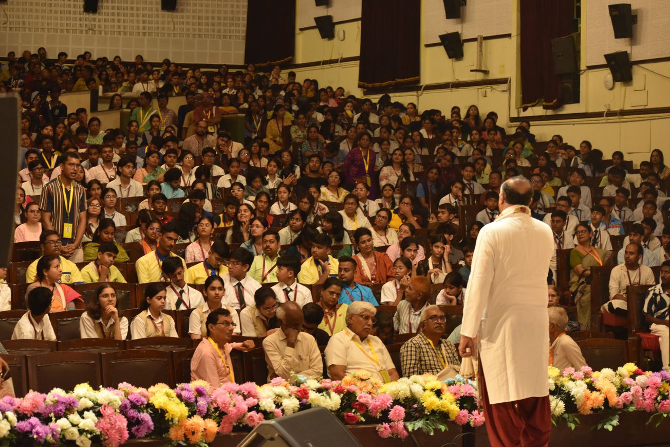 আইআইটি খড়গপুরে SPIC MACAY সম্মেলনে রজিত কাপুরের বার্তা, “নিজের পরিচয় গড়তে পৃথিবীর পথে বেরিয়ে পড়ো”