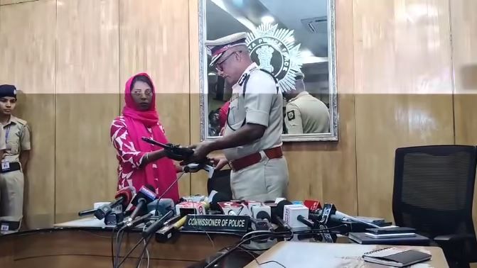 জঙ্গলমহলে বড় বার্তা, লালবাজারে আত্মসমর্পণ প্রাক্তন মাওবাদী সদস্যের!