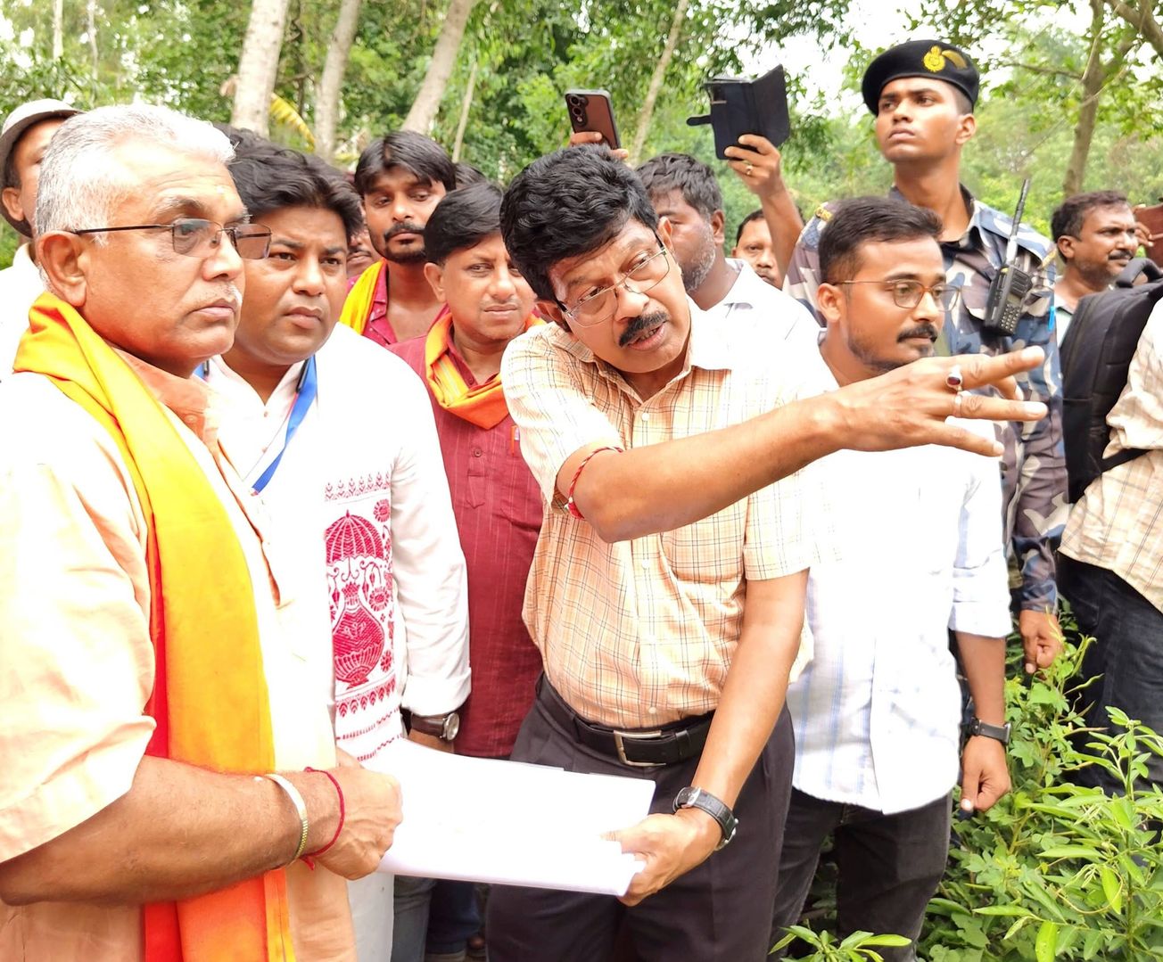 ডেবরার দলপতিপুরে প্রস্তাবিত মিমুল কারখানার জমি পরিদর্শন, উপস্থিত মন্ত্রী দিলীপ ঘোষ!