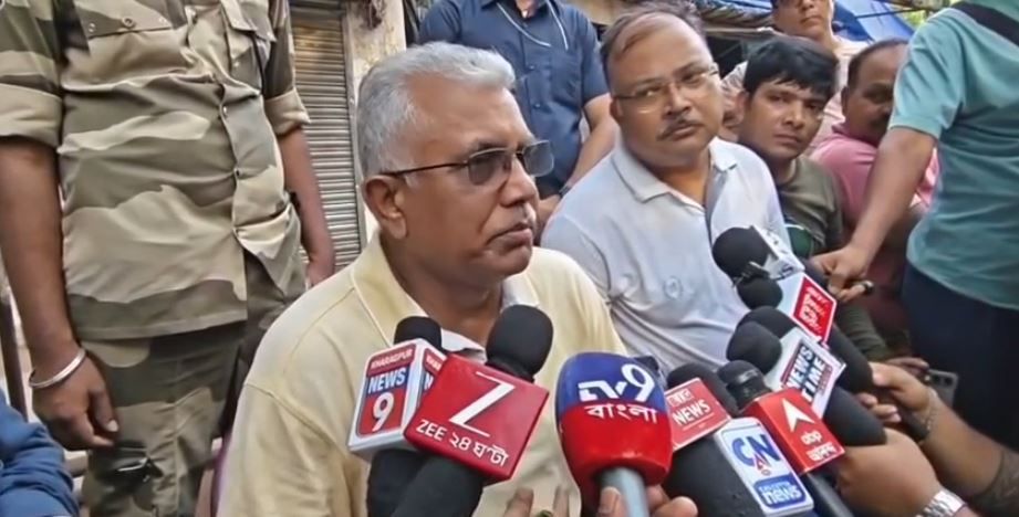 নিজেরা সরুন, নাহলে সরকার সরাবে"— ফুটপাত দখলদারদের কড়া বার্তা দিলীপ ঘোষের!