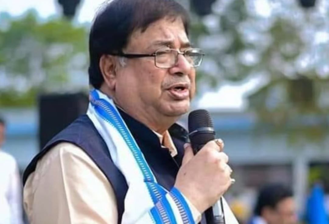কলকাতায় গ্রেপ্তার প্রাক্তন মন্ত্রী উদয়ন গুহ, ফুলবাগানের বাড়ি থেকে তুলে নিল কোচবিহার পুলিশ!