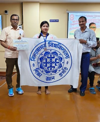 আন্তঃবিশ্ববিদ্যালয় যোগাসন চ্যাম্পিয়নশিপে সাফল্যের ছাপ, বিদ্যাসাগর বিশ্ববিদ্যালয়ের ঝুলিতে রৌপ্য ও ব্রোঞ্জ!
