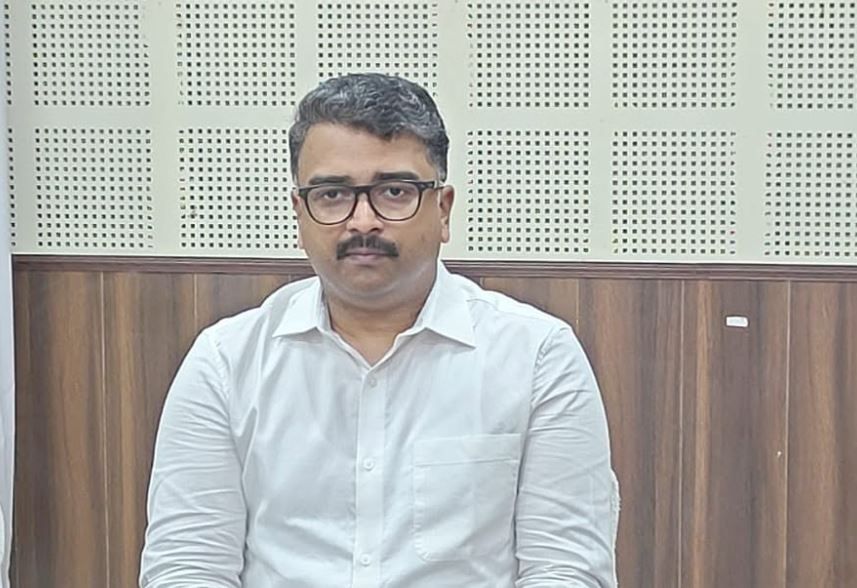 অফিস ছাড়ার আগে বৈদ্যুতিক যন্ত্র বন্ধ বাধ্যতামূলক, নির্দেশ পশ্চিম মেদিনীপুরের জেলাশাসকের!