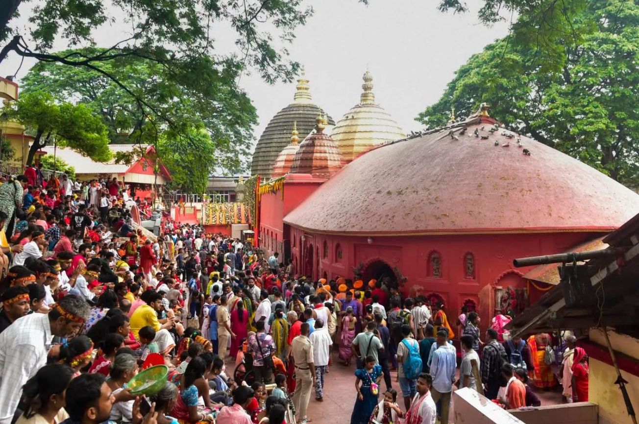 নীলাচল পাহাড়ে আধ্যাত্মিকতার মহাসমুদ্র, শুরু হল কামাখ্যার অম্বুবাচী মেলা!