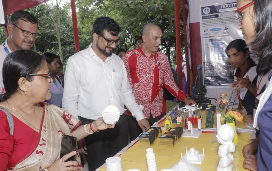 গ্রামবাংলার স্কুল থেকে থ্রিডি প্রিন্টিং বিপ্লব, মৌপাল দেশপ্রাণ বিদ্যাপীঠে বিজ্ঞান ও প্রযুক্তির অনন্য সম্মেলন!