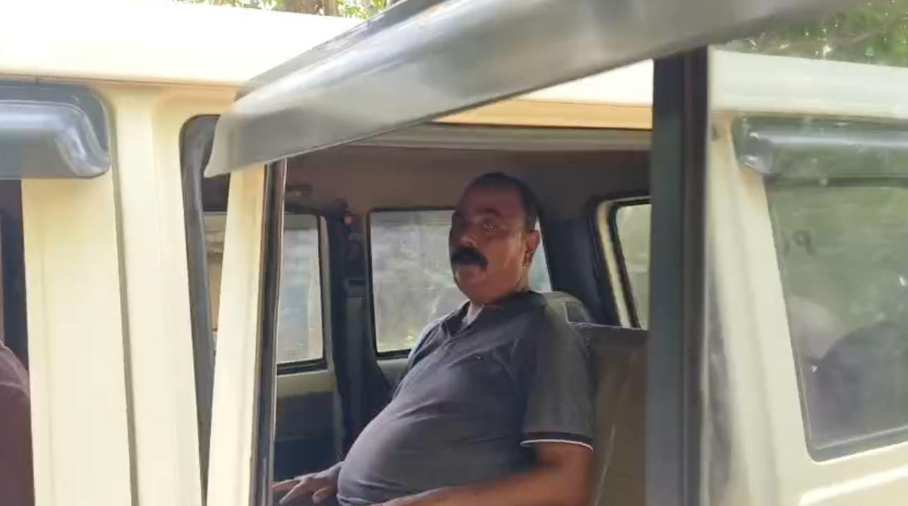 খড়গপুরের ৩০ নম্বর ওয়ার্ডের কাউন্সিলর গ্রেপ্তার, রাজনৈতিক মহলে জোর চর্চা!