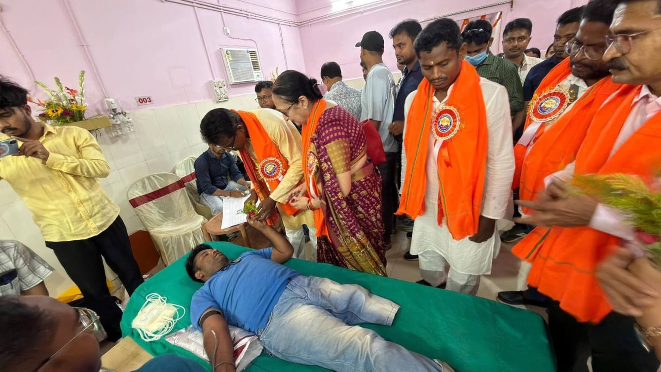 মেদিনীপুরে শিবম্ ও দুর্গা নার্সিং হোমের রক্তদান শিবিরে ৮৯ ইউনিট রক্ত সংগ্রহ